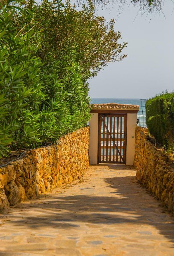 1Br Beachfront Complex - Mi Capricho Sitio de Calahonda エクステリア 写真