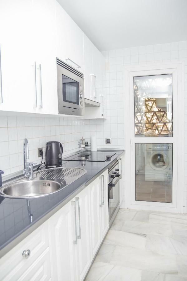 1Br Beachfront Complex - Mi Capricho Sitio de Calahonda エクステリア 写真